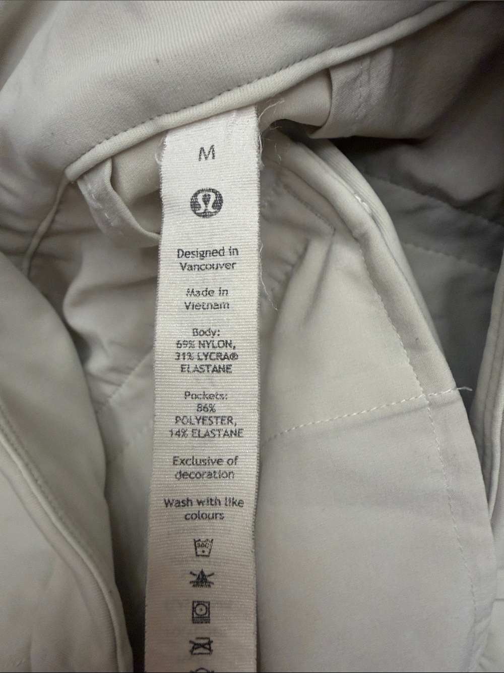 lululemonwomen’s pants size medium Light Beige *petite* 31.75inchs long - Picture 4 of 5